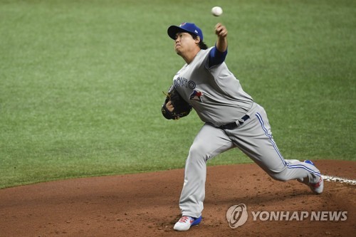 류현진의 발목 잡는 토론토의 '불안한 수비'…넘어야 할 과제