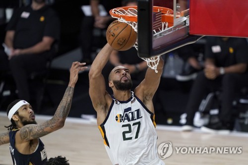 '서부 선두' 레이커스, NBA 재개 첫날 '2위' 클리퍼스 제압(종합)