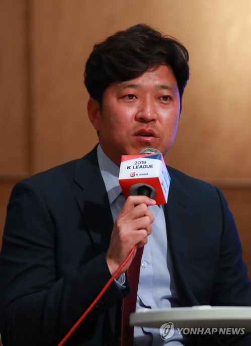 '선수선발 비리 의혹' 고종수 전 감독 법정에 처음 선다