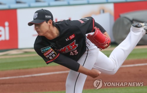 NC 장현식 '승리' kt 김민 '세이브'…2군서 변신 준비