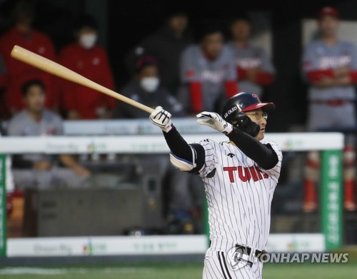 류중일 LG 감독 박용택, 주루가 아직…홈런 치면 되는데