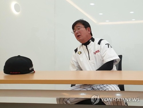 류중일 LG 감독 앞선 상황에선 선발 투수 안 바꿔…내 지론