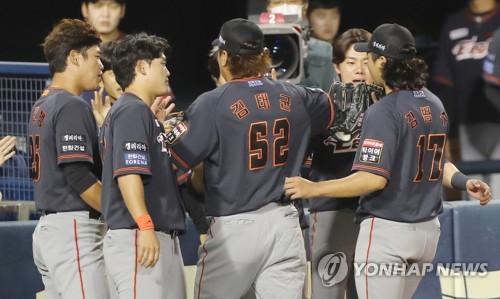 프로야구 한화, 두산 꺾고 5연패 탈출…최진행 3안타