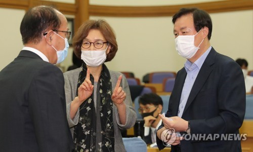 피해자 부모 제자 폭행 혐의 사설 피겨코치, 징계 중에도 훈련