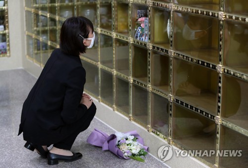 최윤희 차관, 故 최숙현 동료들과 면담 지켜주지 못한 것 사과