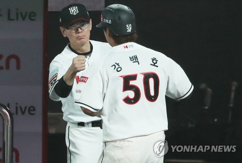 살아난 강백호 방망이…이강철 kt 감독 그렇게 성장하는 것