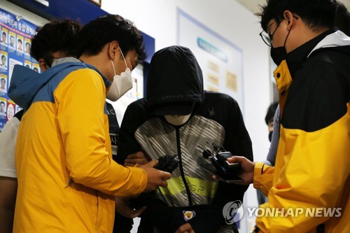 경주시 트라이애슬론 '팀닥터' 죄송합니다…영장심사 출석(종합)