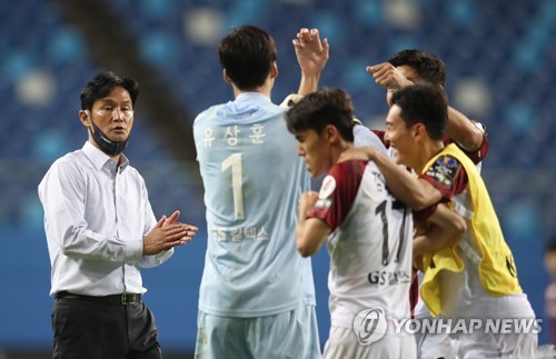이적시장 얼마 안 남았는데…더딘 영입전에 속 타는 최용수