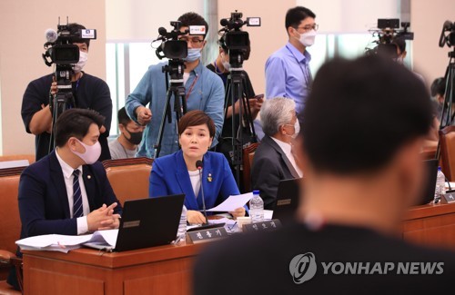 핵심 가해 혐의자 청문회 불참 속 최숙현 가혹행위 증언 쏟아져