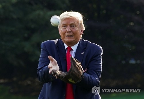 트럼프 중국바이러스 집중해야해 뉴욕양키스 시구 못 해