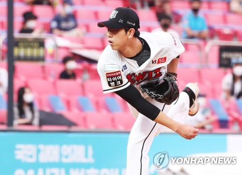 NC 구창모와 대등하게 싸운 kt 김민수 관중 '덕분에'