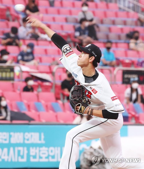 NC 구창모와 대등하게 싸운 kt 김민수 관중 '덕분에'