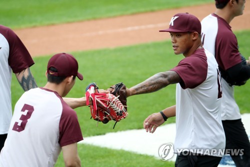 '키움 새 외인' 러셀, KBO 1군 첫 경기는 3번 타자 겸 유격수