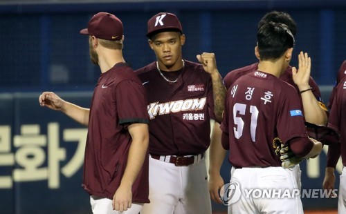 '만점 데뷔전' 러셀 앞 타자 고의사구, 자극받지 않았다