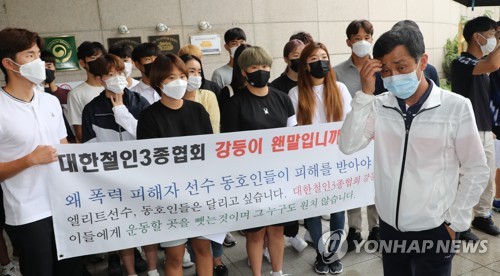 故 최숙현 아버지 딸의 뜻 전해져 보람…하늘에서 웃고 있기를