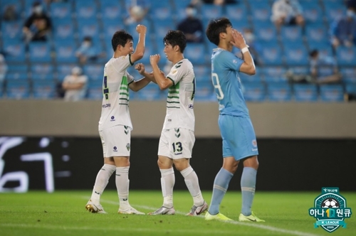 '김보경 멀티골' 전북. 대구 2-0 완파…선두 울산과 격차 '1점'