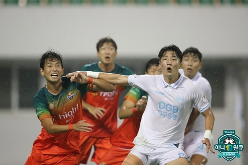 인천, 수원 꺾고 첫 2연승 '생존왕 부활'…부산 6경기 만에 승리
