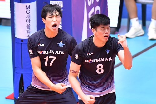 '꼴찌의 반란' 한국전력, 3년 만에 배구 컵대회 우승…러셀 MVP