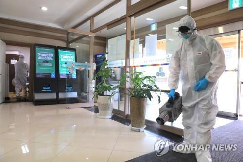 서산 공군골프장 다녀간 60대 여성 코로나19 확진에 골프장 폐쇄