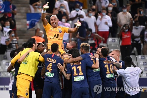 PSG, 승부차기 끝에 리옹 꺾고 리그컵 우승…'시즌 3관왕'