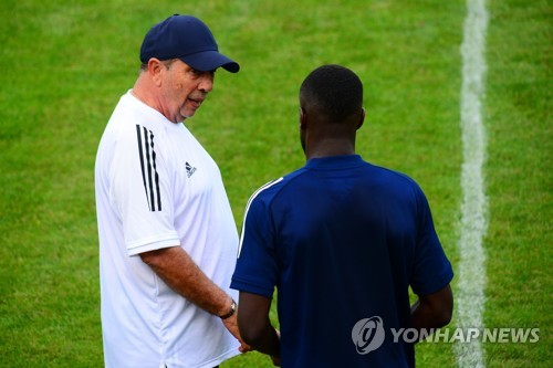 황의조 뛰는 보르도, 새 사령탑에 장 루이 가세 선임