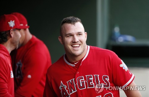 MLB 트라우트 야구 카드, 경매서 역대 최고가 47억원에 낙찰