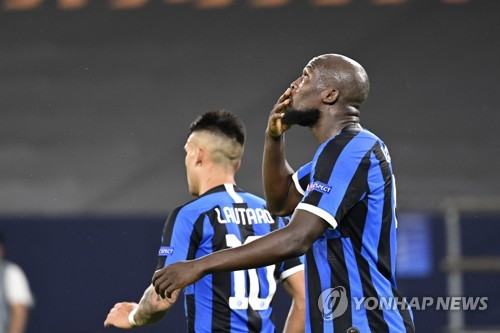 '린가드 동점포' 맨유, 린츠 2-1 제압하고 유로파 8강행