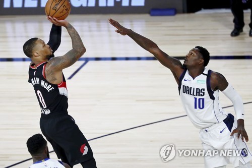'릴러드 61점 대폭발' 포틀랜드, 8위 도약…혼돈의 NBA 서부