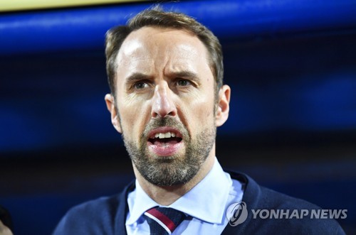 위기의 잉글랜드 대표팀 '매과이어 재판·스털링 코로나 검사'