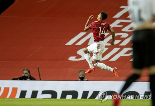 '린가드 동점포' 맨유, 린츠 2-1 제압하고 유로파 8강행