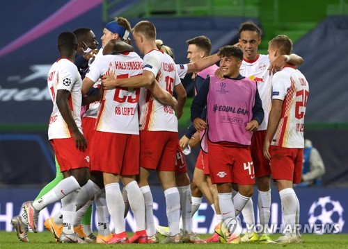 '황희찬 뛸' 라이프치히, 첫 UCL 4강행…아틀레티코에 2-1 승리