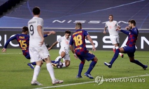 '골 잔치' 뮌헨, 바르셀로나 8-2로 완파하고 UCL 4강 진출
