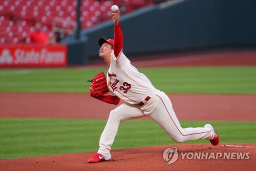 돌고 돌아 드디어 '감격의 승리'…김광현 첫 승 꿈 이루기까지