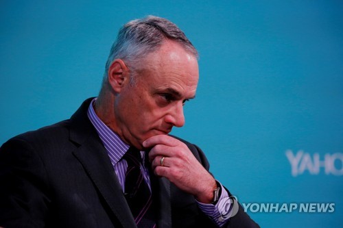 MLB 커미셔너, 선수노조에 경고 매뉴얼 안 지키면 리그 중단