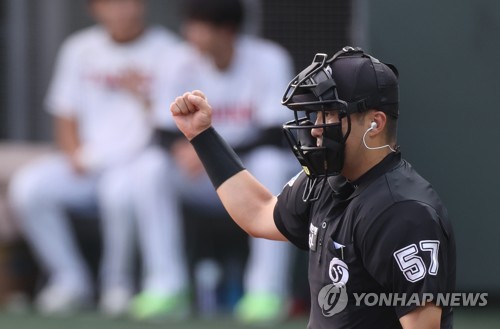 프로야구 로봇심판 판정에 2초…볼이 간혹 스트라이크로