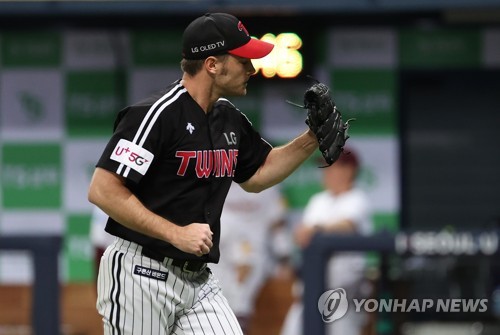 '9회 6득점' NC, 이틀 연속 KIA 꺾고 1위 수성(종합)