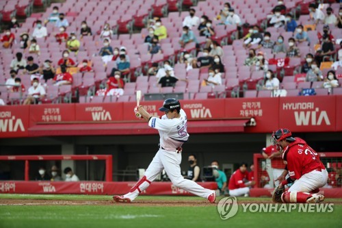싹쓸이 당한 NC, 키움에 반게임 차 쫓기는 1위