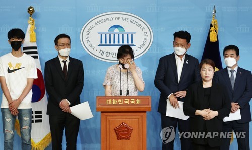 유족 고유민 구단 사기계약에 속아…현대건설 은퇴 의사였다(종합)