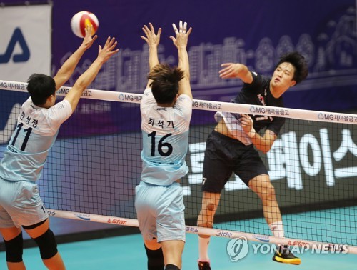 '러셀·박철우 쌍포' 한국전력, 현대캐피탈 꺾고 컵대회 결승행