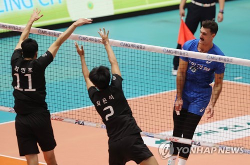 '러셀·박철우 쌍포' 한국전력, 현대캐피탈 꺾고 컵대회 결승행