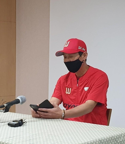 68일 만에 돌아온 염경엽 감독 자리 비워 죄송…희망 드리겠다