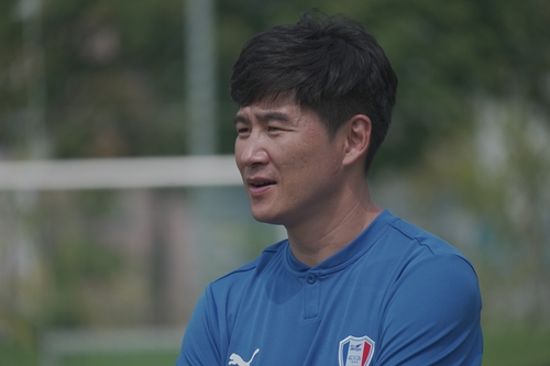 박건하 감독, 선수단과 첫 만남…수원의 정신 일깨우자