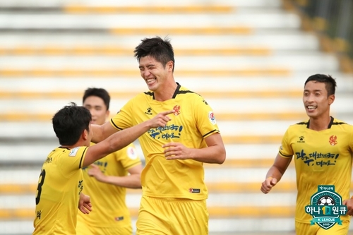'올 시즌 최다 실점' 전북, 광주와 3-3 비겨…3경기째 무승