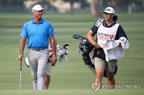 '노장의 귀환' 47세 싱크, 11년 만에 PGA투어 우승