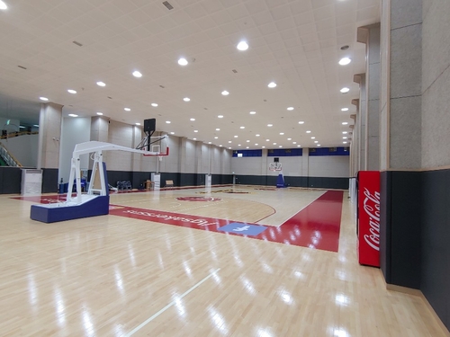 프로농구 LG '완전한 창원 생활' 시작…새 훈련장서 첫 훈련