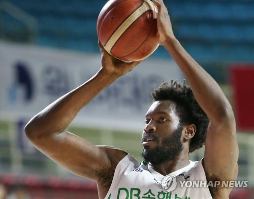 KBL, DB와 '재계약 후 미합류' 오누아쿠에  2시즌 자격정지 징계