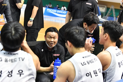 복귀 강을준 감독·데뷔 조성원 감독, KBL컵대회 '승리 합창'(종합)