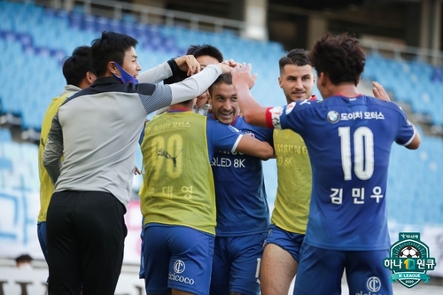 수원, 5년 5개월 만에 슈퍼매치서 서울 제압…시즌 첫 2연승