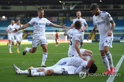 돌아온 '리즈 시절'…풀럼 꺾고 16년 5개월 만에 EPL 승리