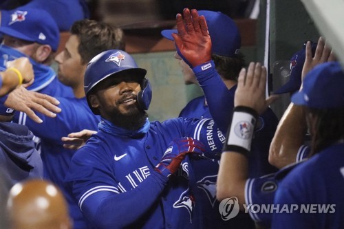 토론토, 보스턴에 짜릿한 역전승…AL 동부지구 공동 2위
